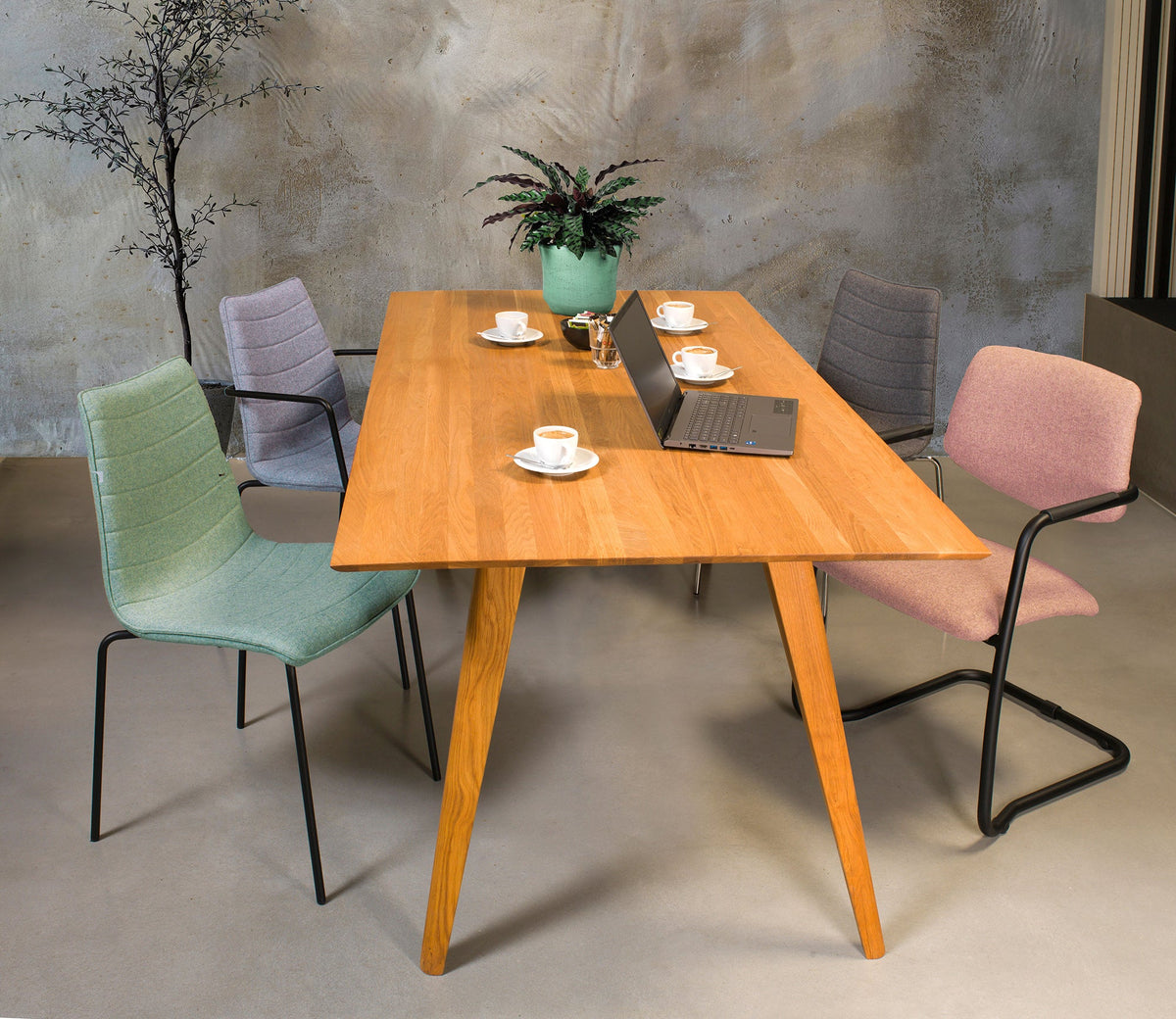 Workliving Verona ruokatuoli / kokoustuoli - käsinojilla - villahuopa Fenice 152 vaaleanpunainen - musta runko